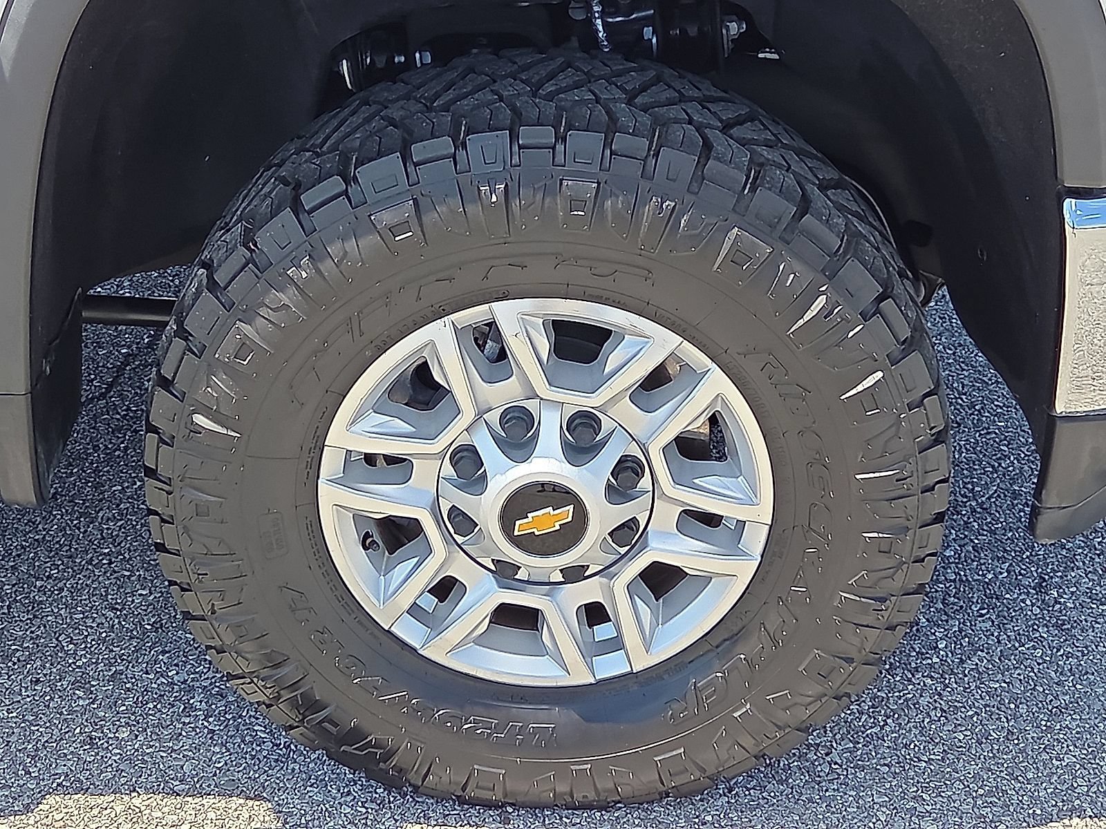 Used 2022 Chevrolet Silverado 2500 LT AWD/4WD image 7