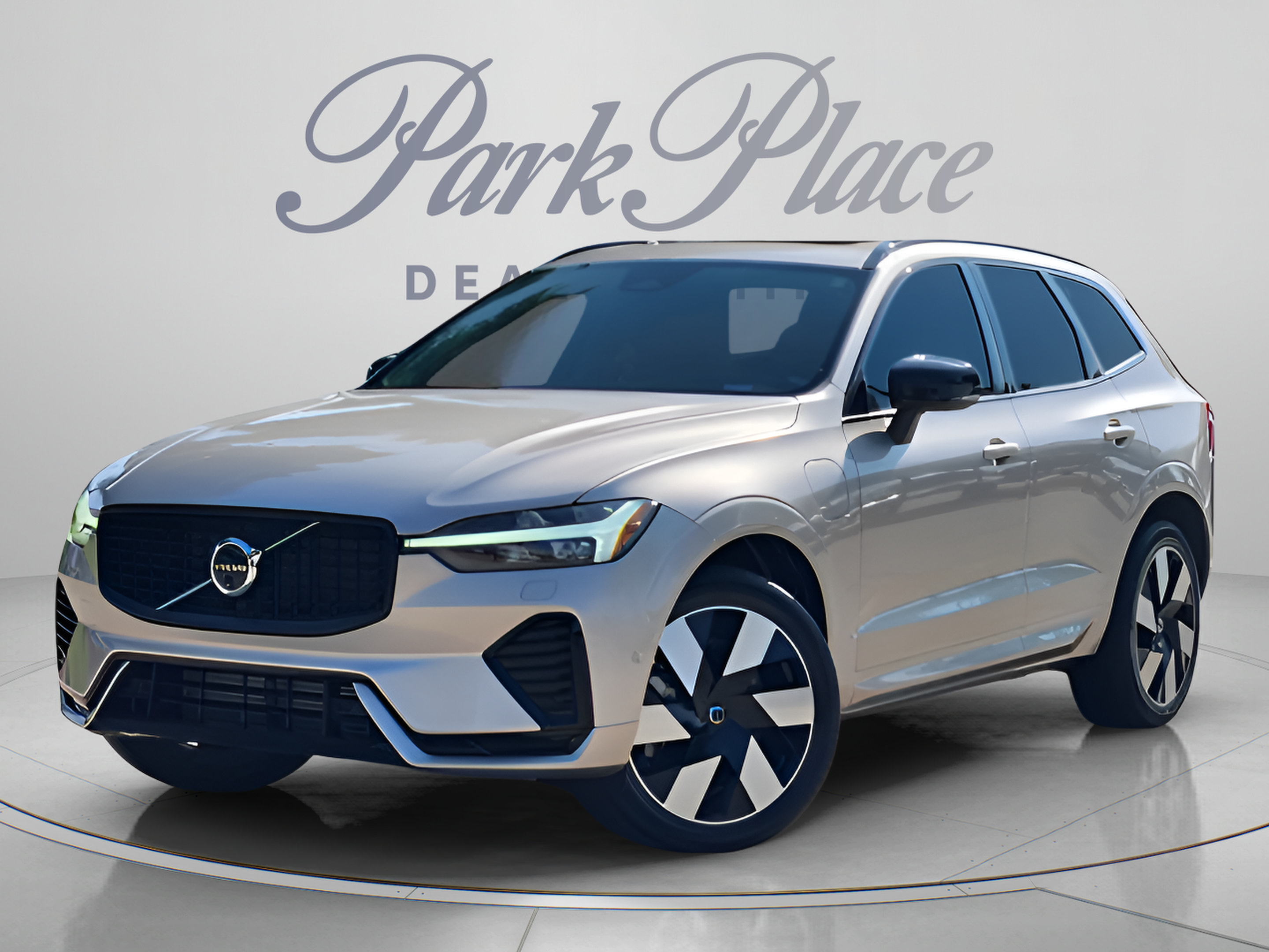 Used 2025 Volvo XC60 T8 Plus w/ Protection Package Premier