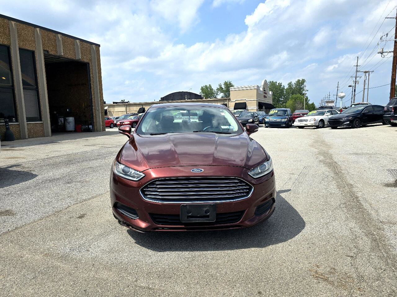 Used 2015 Ford Fusion SE image 1