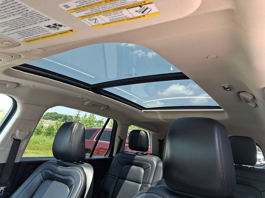 Certified 2023 Lincoln Aviator Reserve w/ Elements Package Plus AWD/4WD image 15