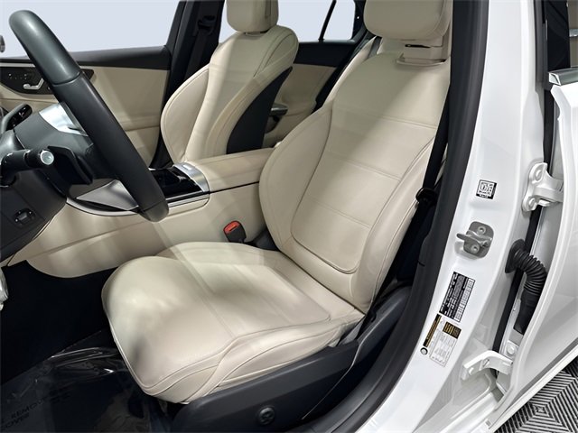Used 2025 Mercedes-Benz C 300 4MATIC Sedan image 26