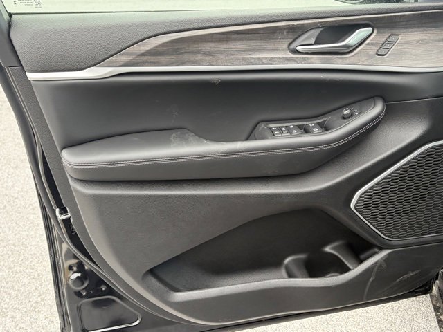 New 2026 Jeep Grand Cherokee Limited w/ Limited Altitude Package image 11