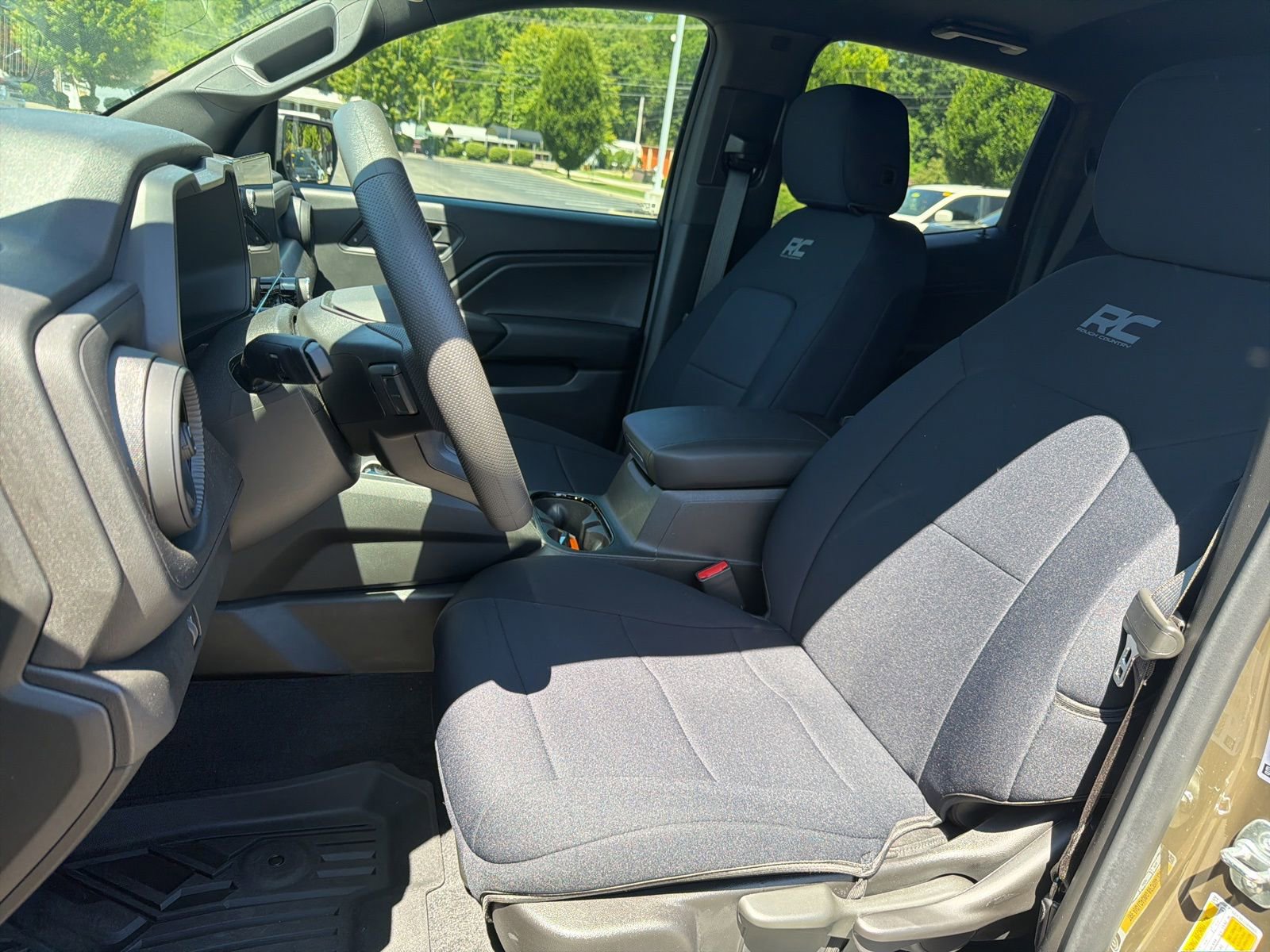 Used 2025 Chevrolet Colorado Trail Boss AWD/4WD image 21