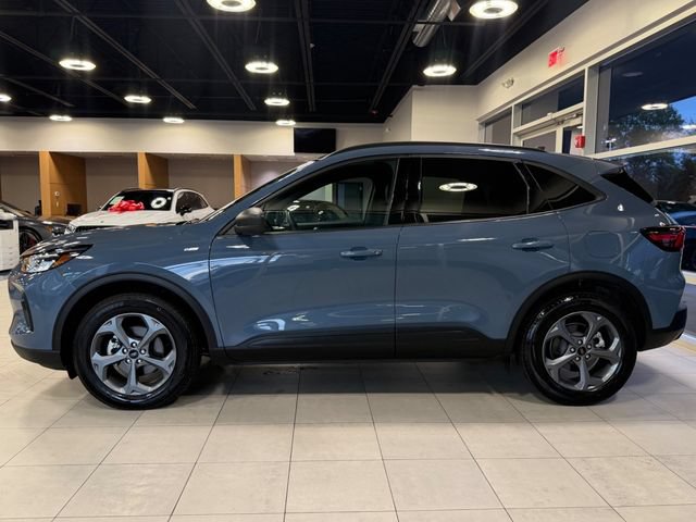 Used 2025 Ford Escape ST-Line w/ Tech Pack #1 AWD/4WD image 7