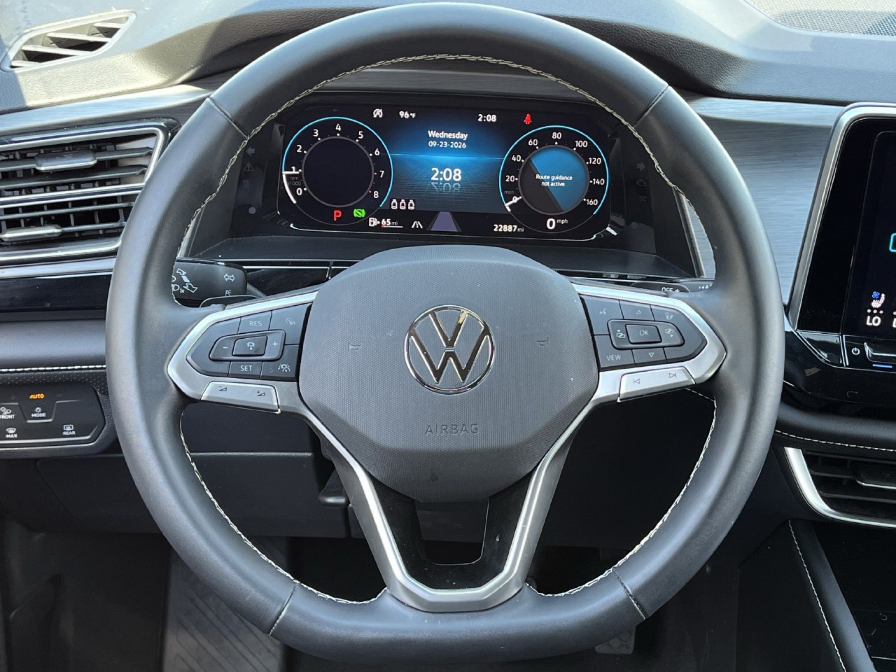 Used 2026 Volkswagen Atlas Cross Sport SE FWD image 11