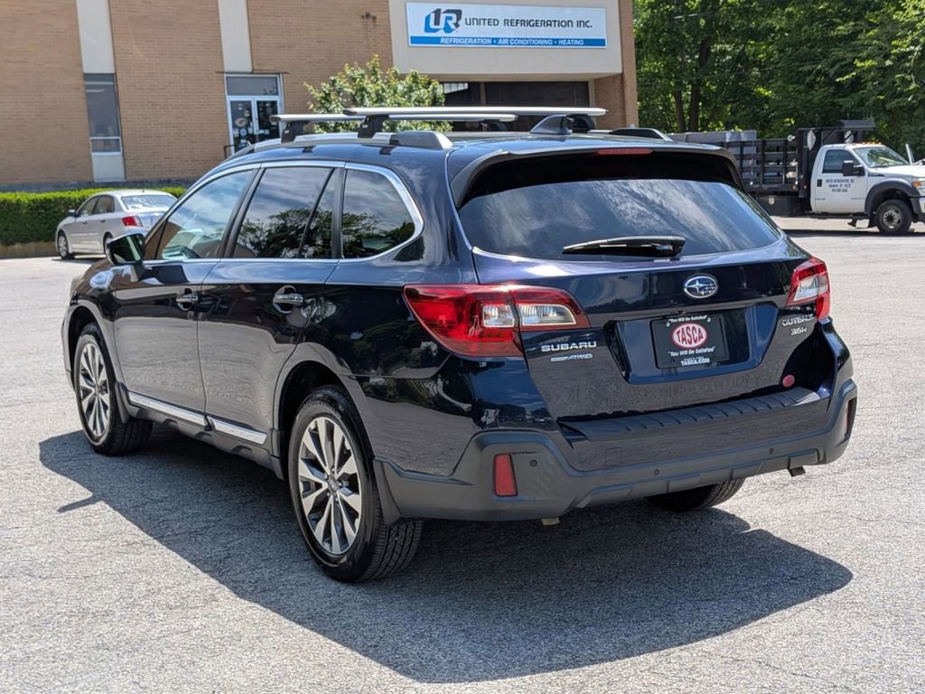 Used 2018 Subaru Outback 3.6R Touring AWD/4WD image 8