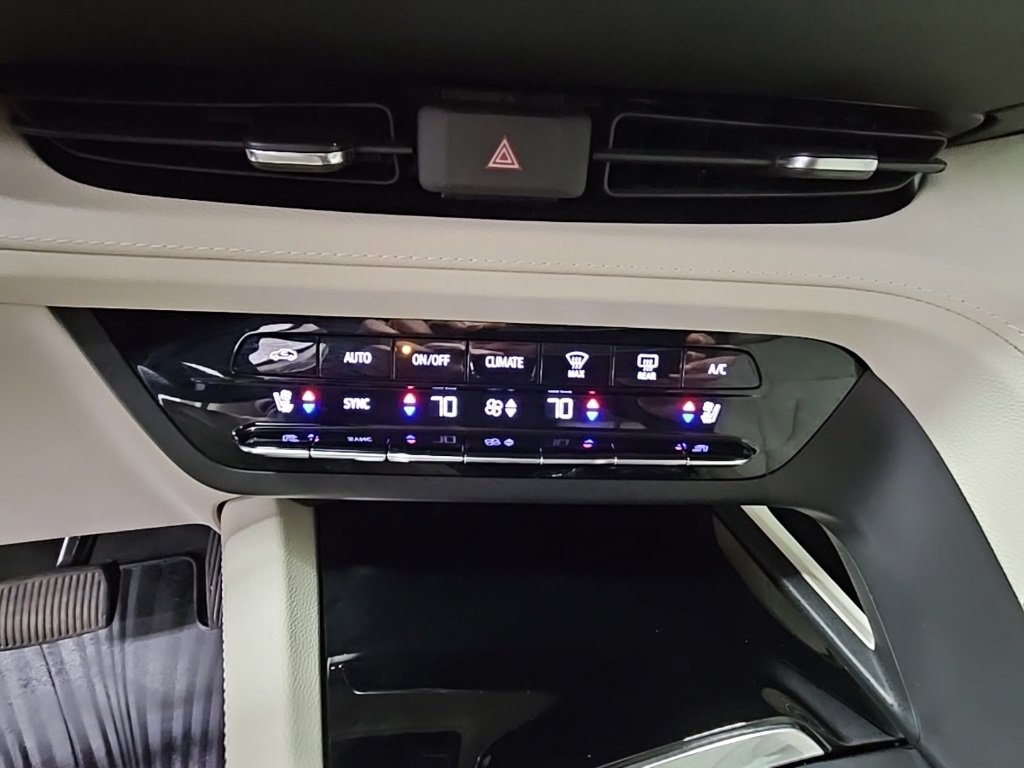 Used 2023 Buick Envision Avenir image 21