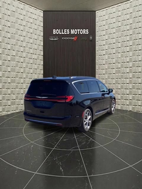Certified 2024 Chrysler Pacifica Pinnacle FWD image 5