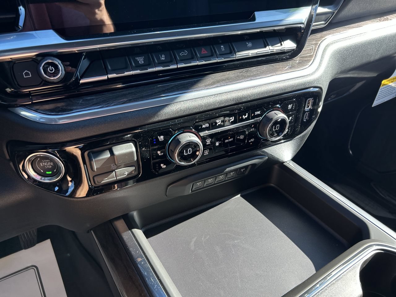 New 2026 Chevrolet Silverado 3500 LTZ w/ LTZ Convenience Package AWD/4WD image 29