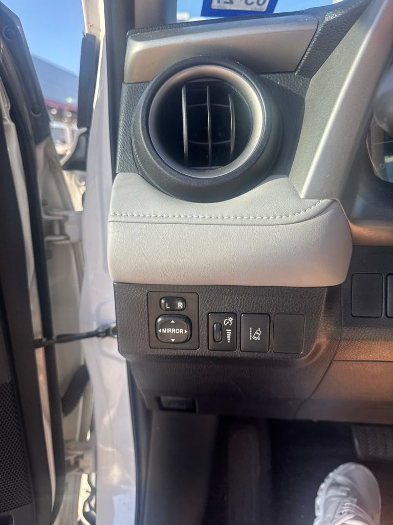 Used 2016 Toyota RAV4 Limited FWD image 7