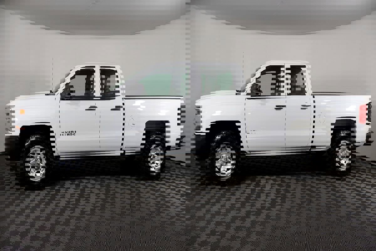 Used 2018 Chevrolet Silverado 1500 W/T AWD/4WD image 15