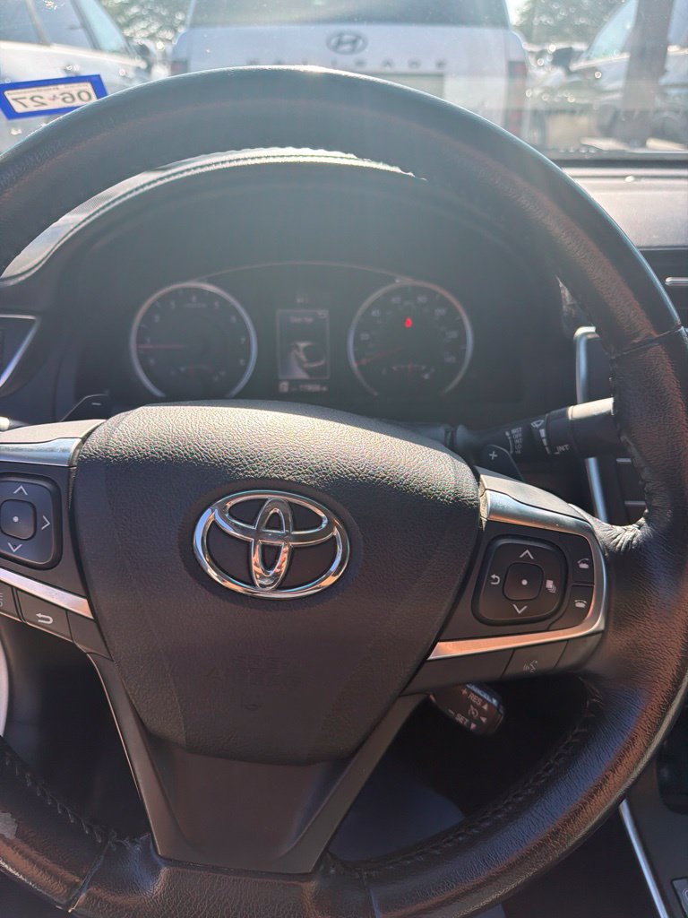 Used 2017 Toyota Camry XSE w/ Moonroof Package FWD image 3
