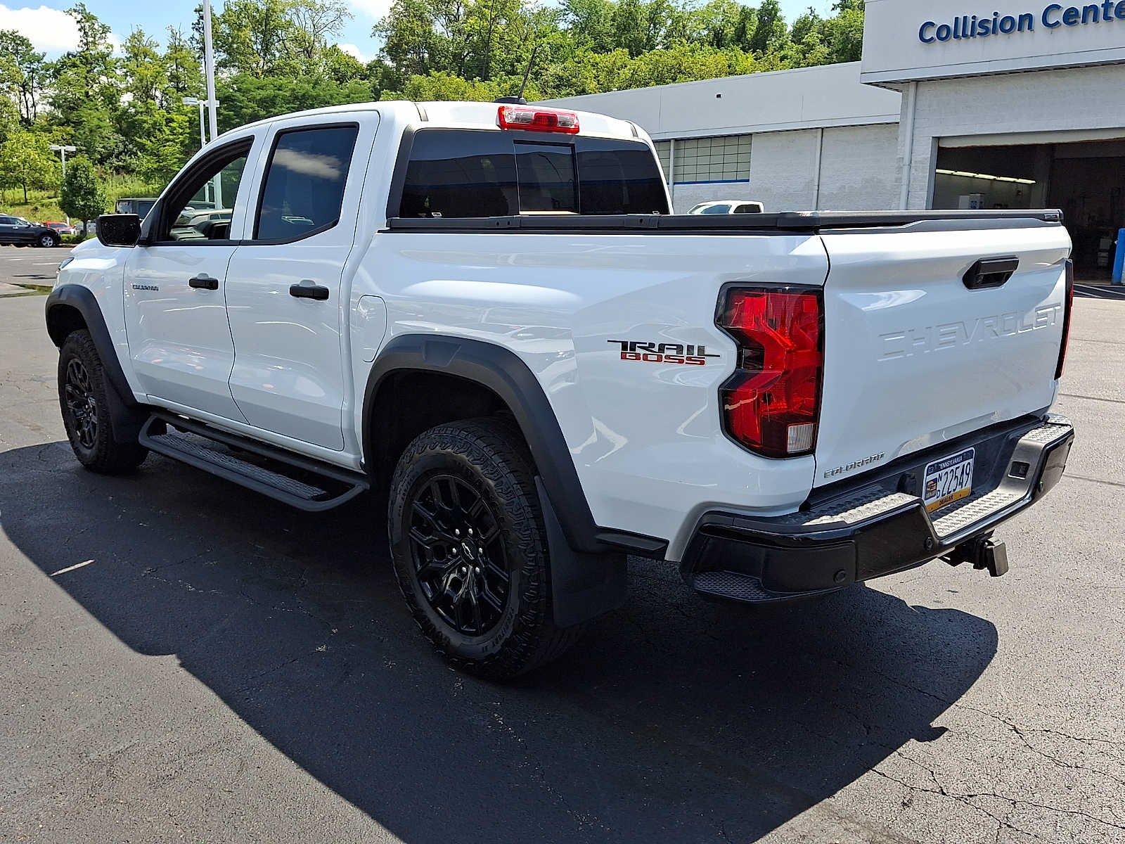 Used 2024 Chevrolet Colorado Trail Boss w/ Advanced Trailering Package AWD/4WD image 4