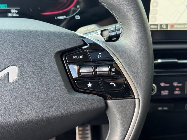 Used 2025 Kia Niro EX Touring FWD image 54
