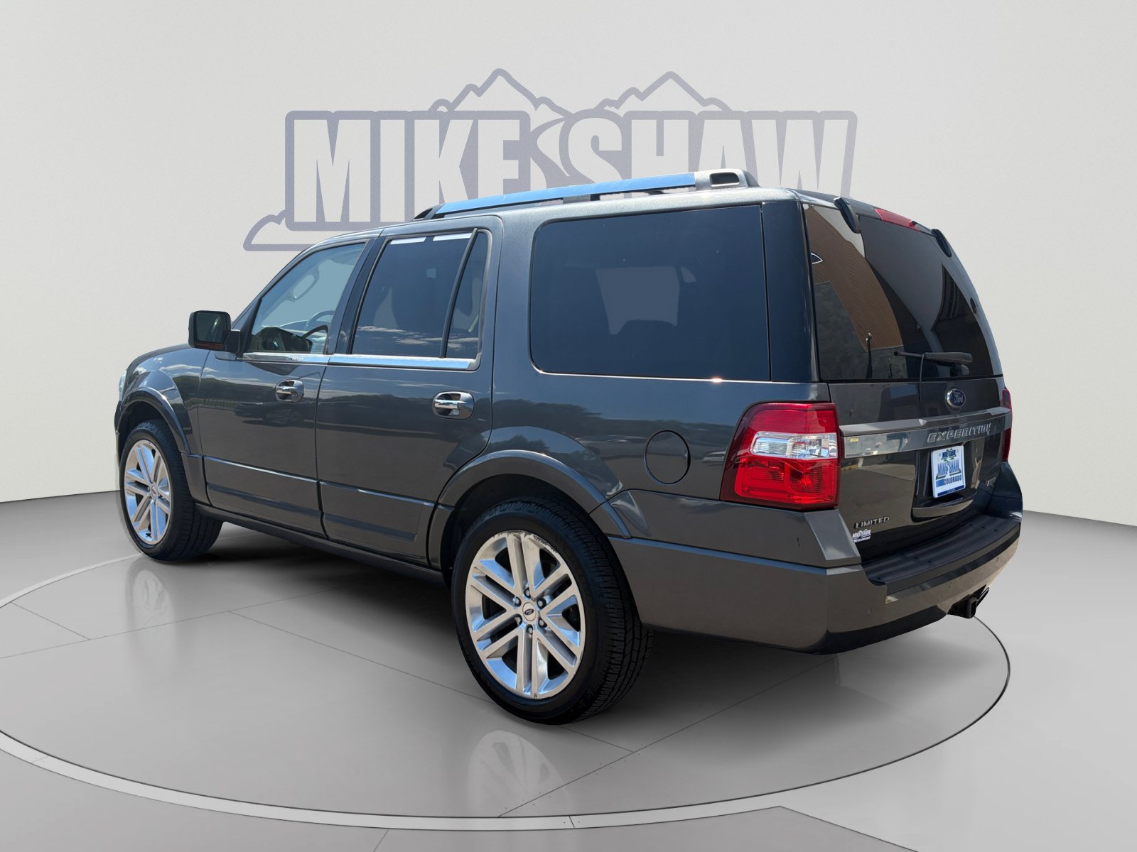 Used 2017 Ford Expedition Limited w/ Equipment Group 301A AWD/4WD image 3