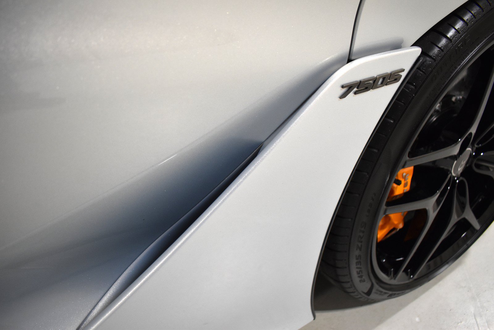 Used 2025 McLaren 750S Spider RWD image 18