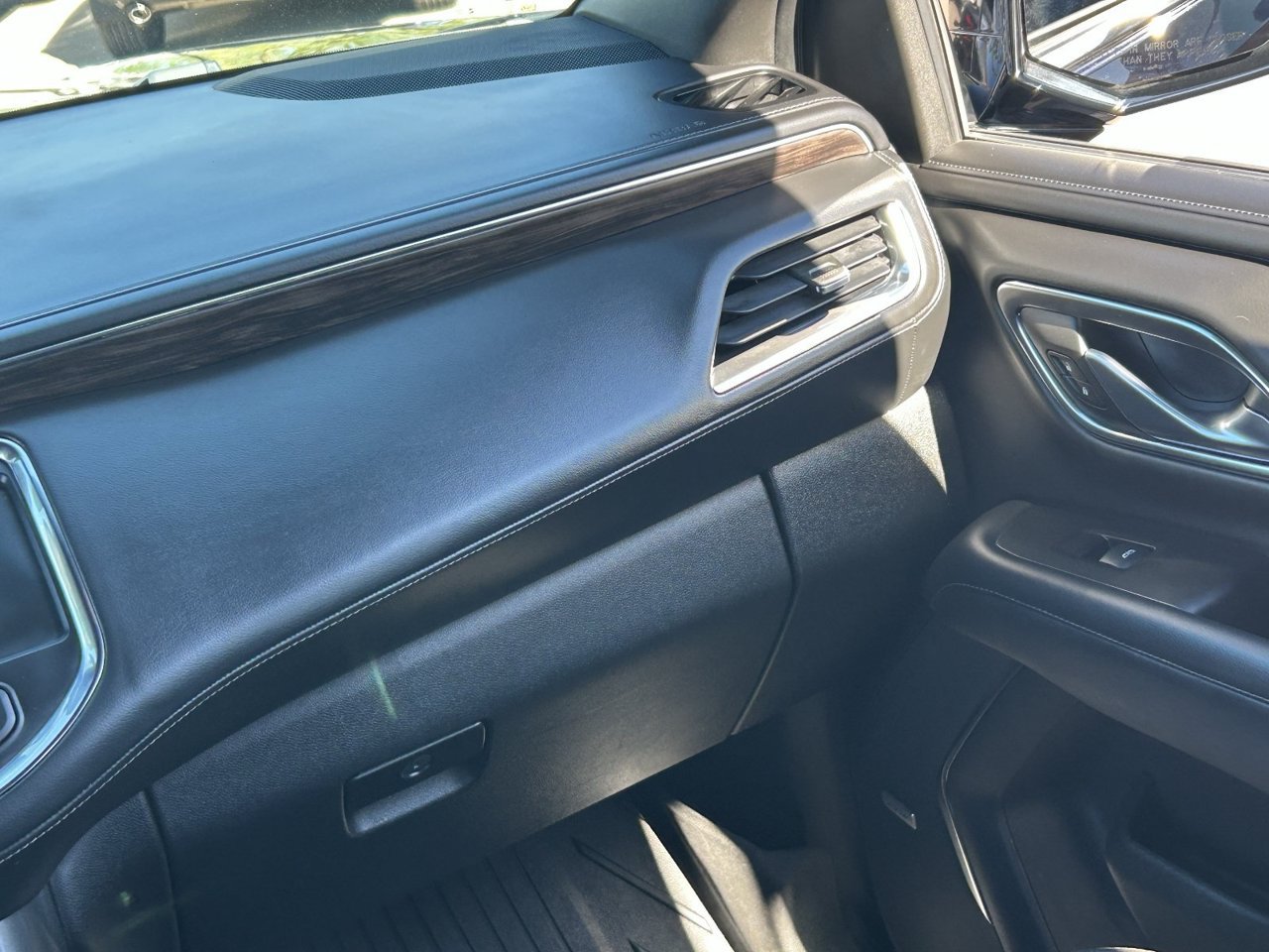 Used 2022 Chevrolet Tahoe LT w/ Luxury Package AWD/4WD image 20