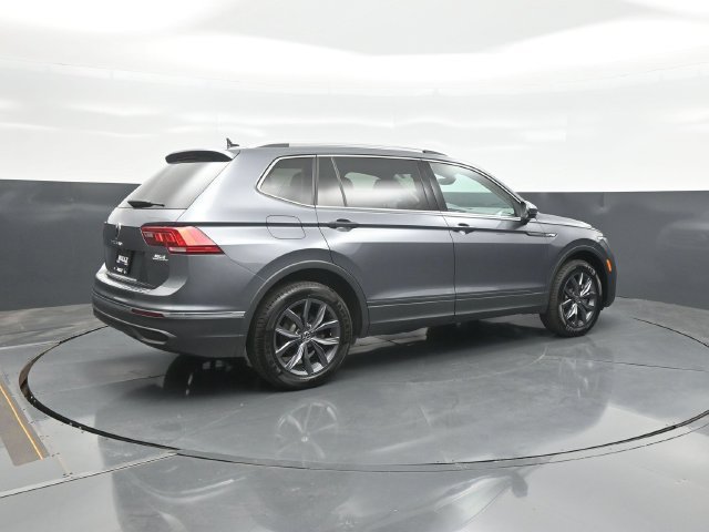 Used 2023 Volkswagen Tiguan SE FWD image 7