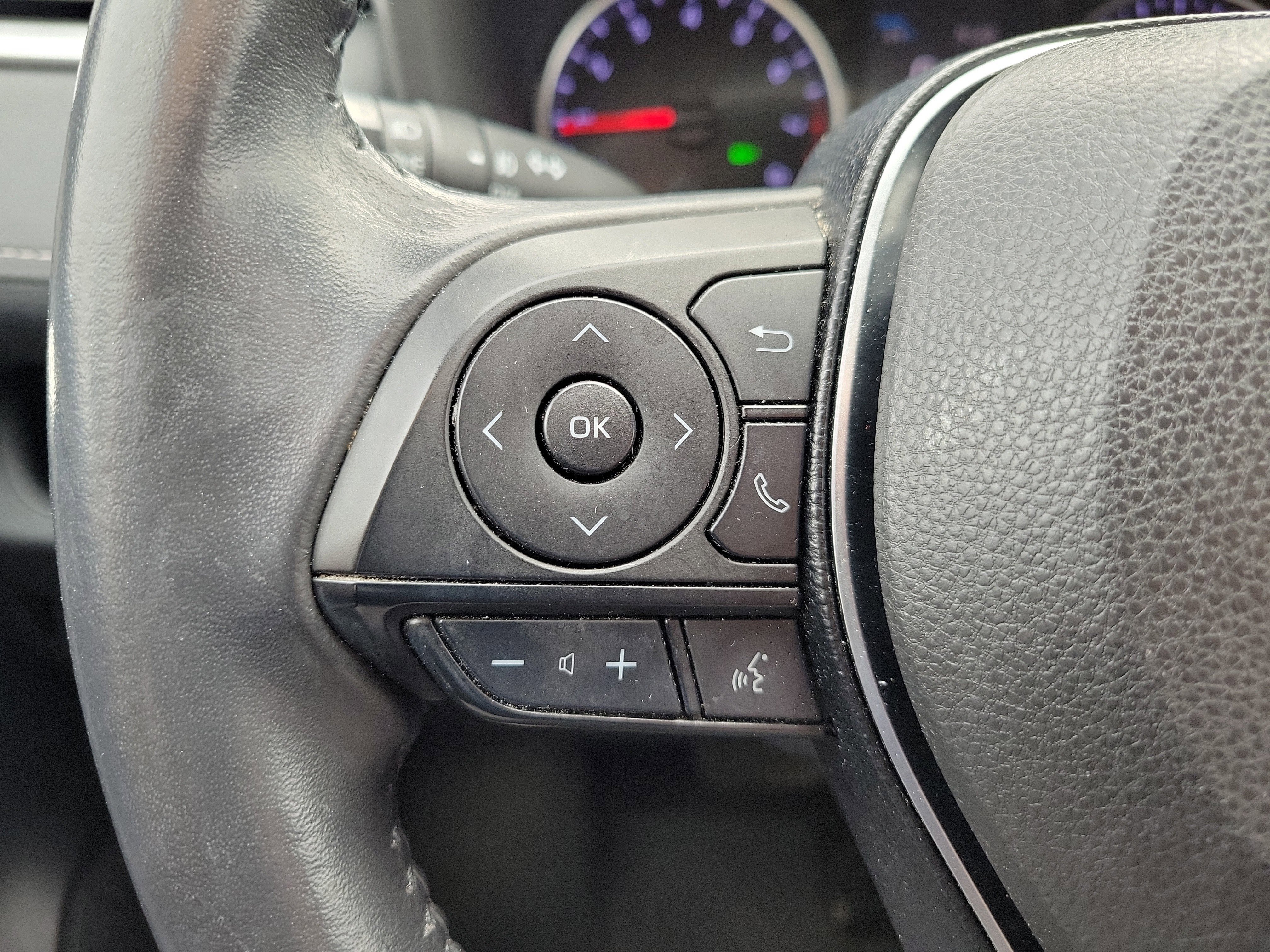 Used 2019 Toyota RAV4 XLE Premium image 29