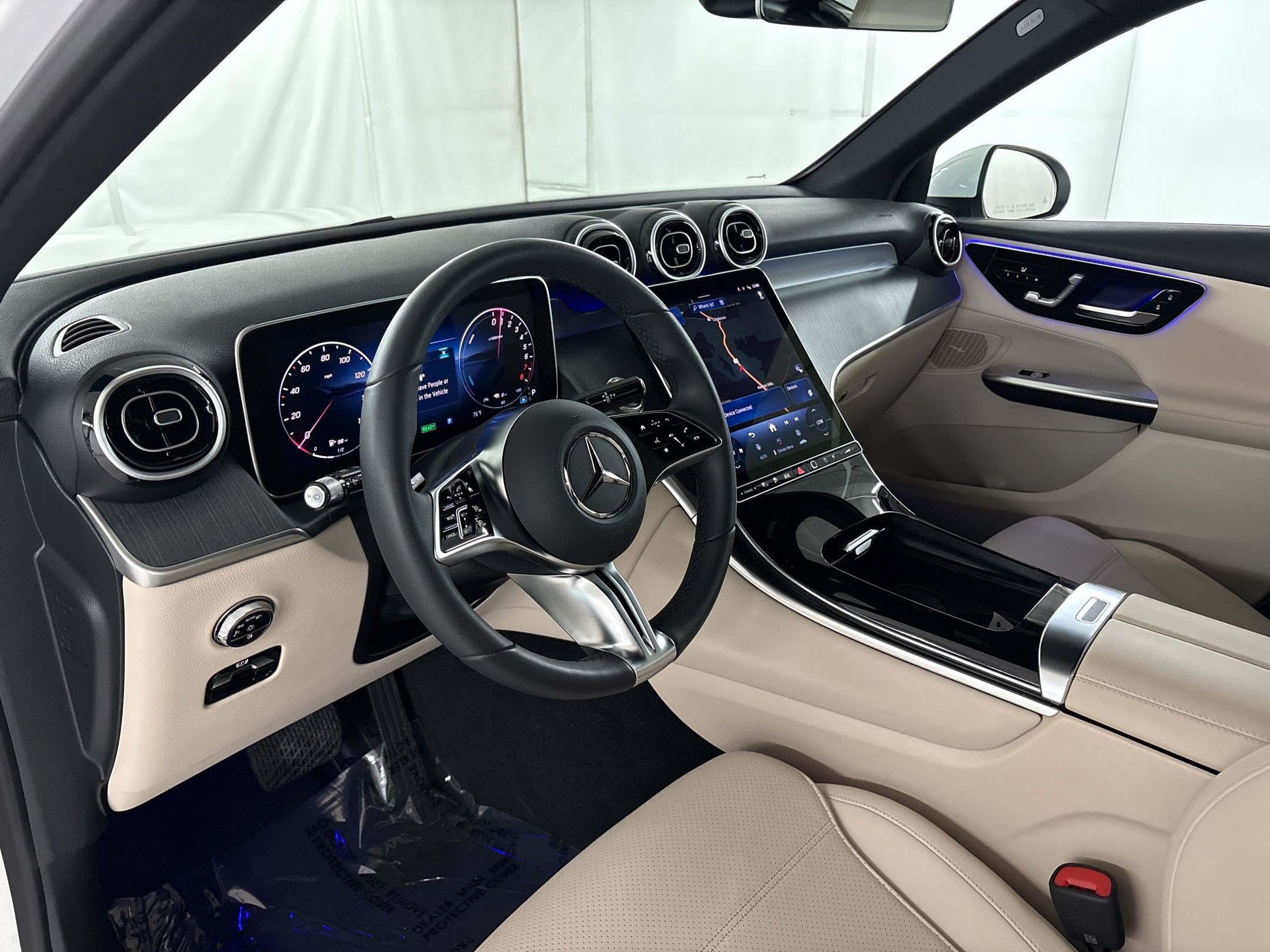 Certified 2025 Mercedes-Benz GLC 350e 4MATIC image 4