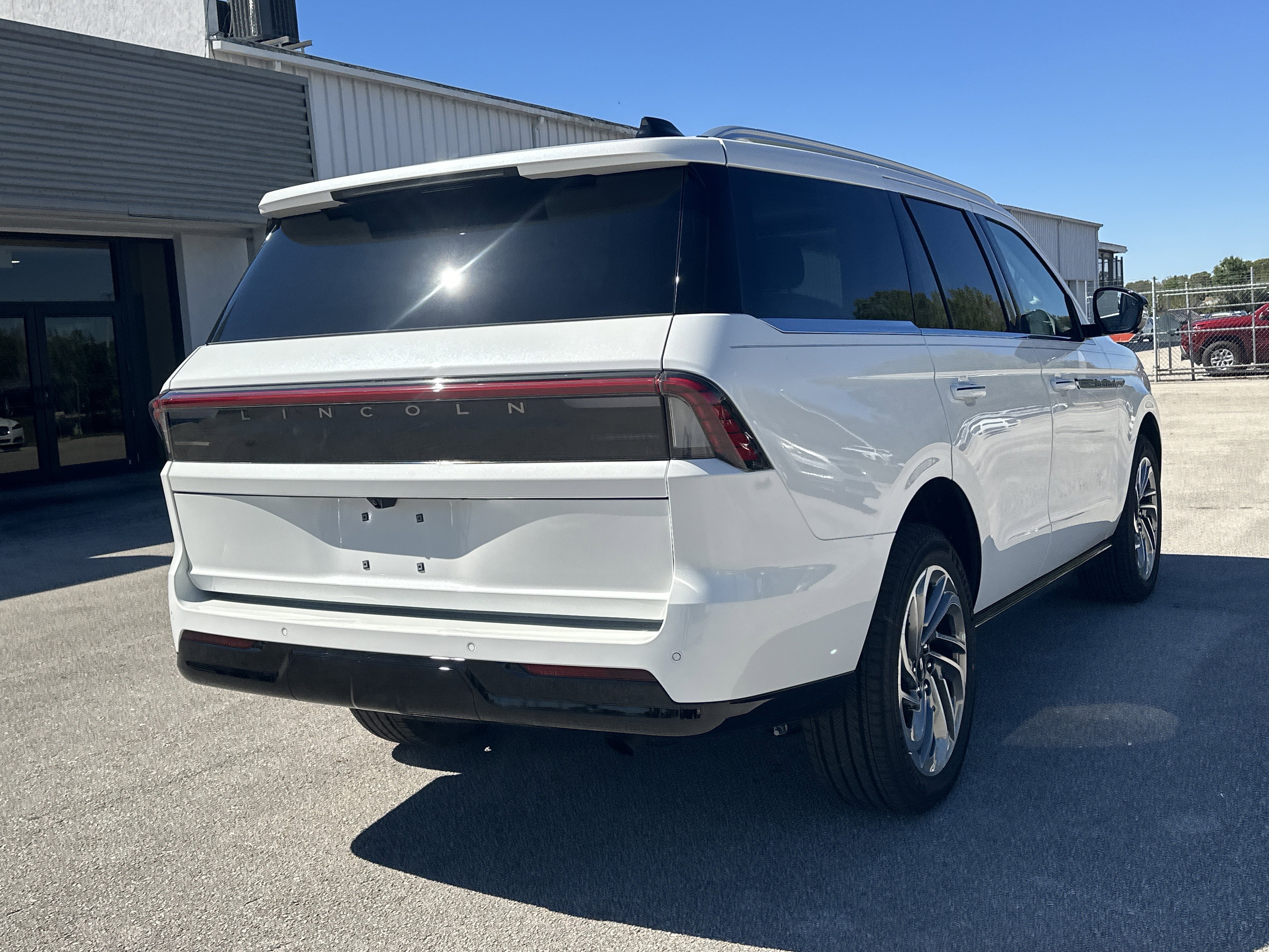 New 2026 Lincoln Navigator Reserve AWD/4WD image 6