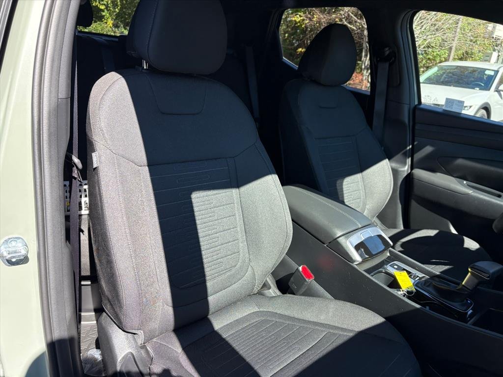 Certified 2025 Hyundai Santa Cruz SE FWD image 16