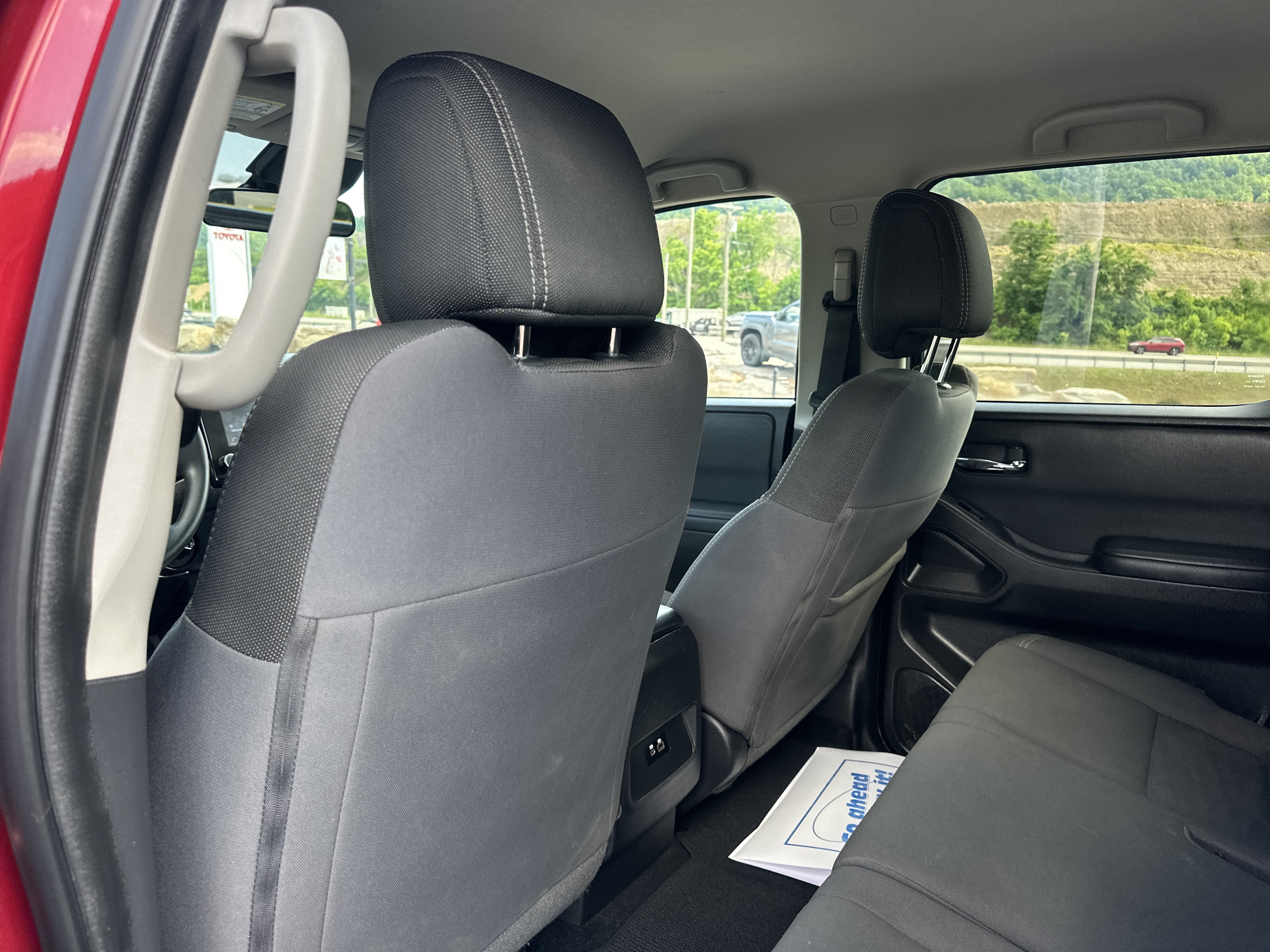 Used 2023 Nissan Frontier SV w/ Technology Package AWD/4WD image 23
