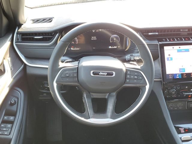 New 2025 Jeep Grand Cherokee Limited w/ Luxury Tech Group II image 8