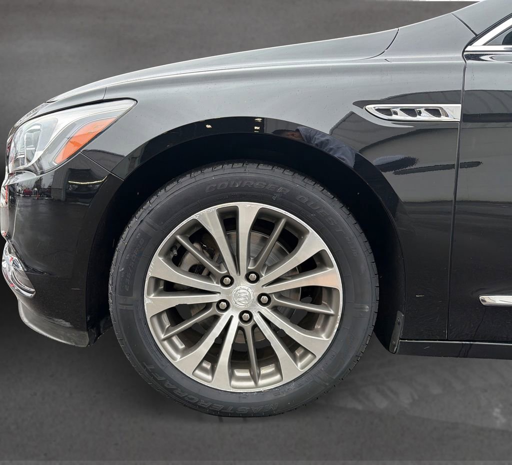Used 2017 Buick LaCrosse Preferred image 12