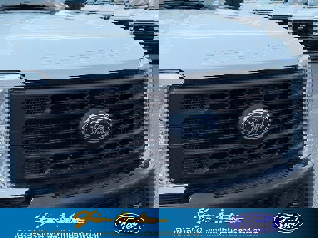New 2025 Ford F550 2WD Regular Cab Super Duty image 4