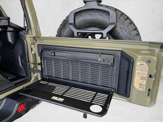 Used 2025 Jeep Wrangler Unlimited Rubicon 392 AWD/4WD image 21