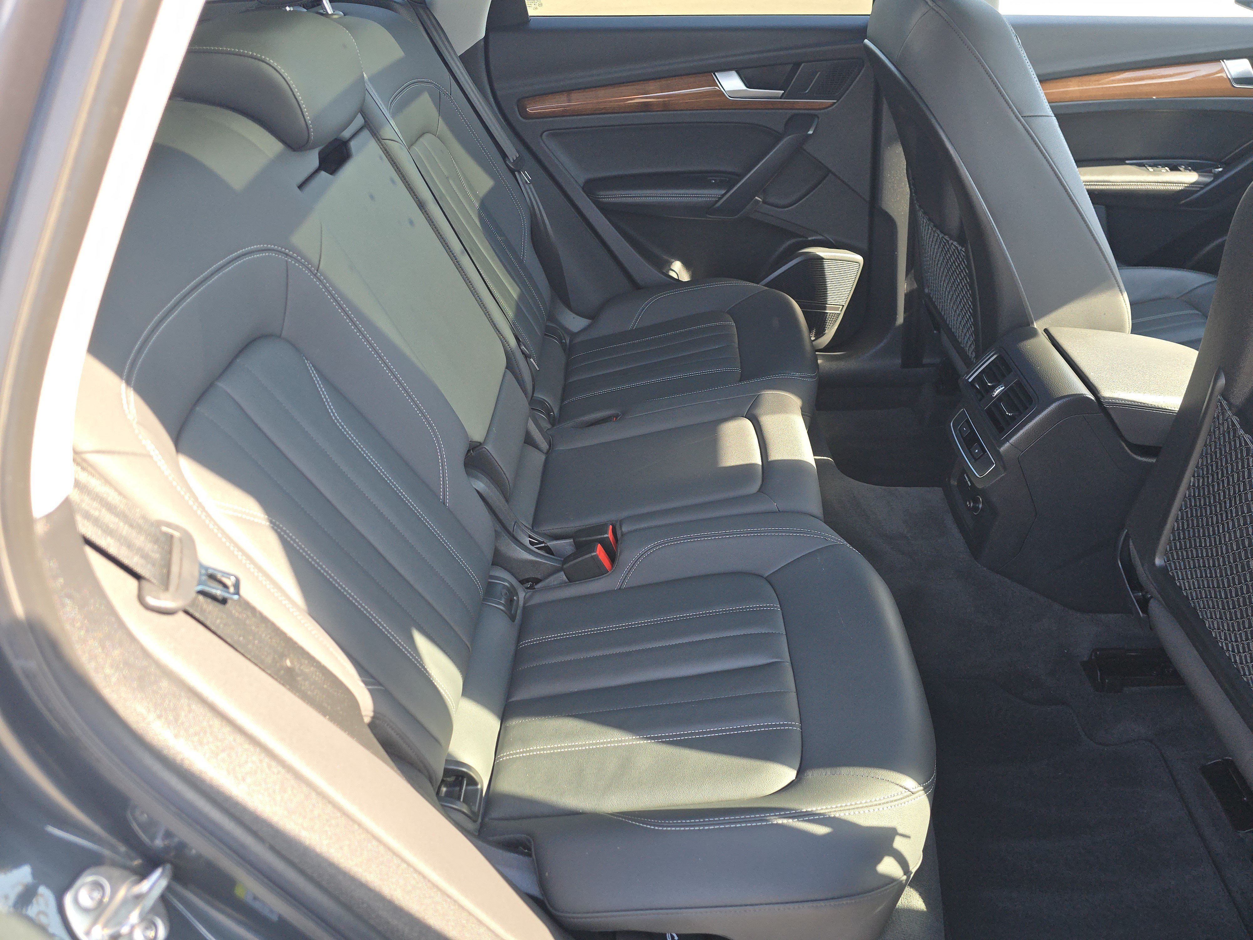 Used 2021 Audi Q5 2.0T Premium Plus w/ Premium Plus Package AWD/4WD image 18