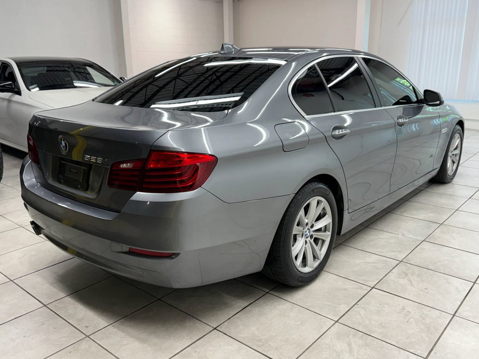 Used 2015 BMW 528i Sedan RWD image 9