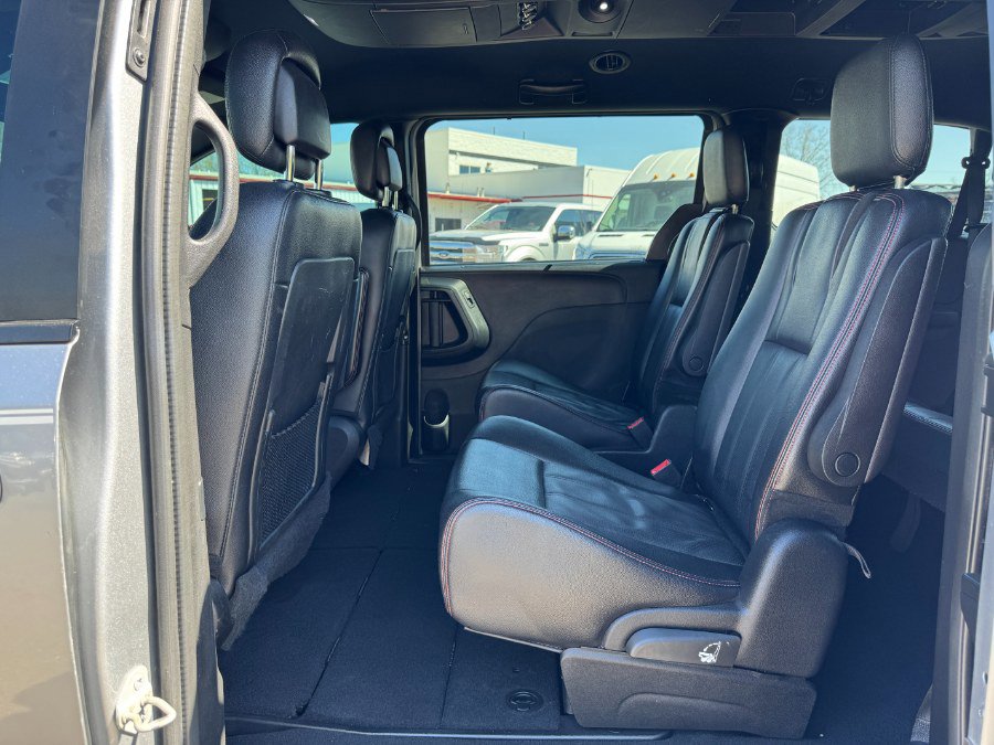 Used 2019 Dodge Grand Caravan GT FWD image 16
