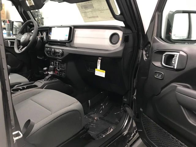 New 2025 Jeep Gladiator Willys image 38