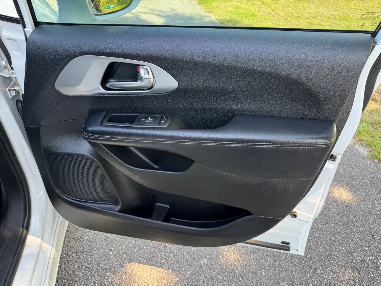 Used 2019 Chrysler Pacifica Limited w/ Advanced Safetytec Group FWD image 51