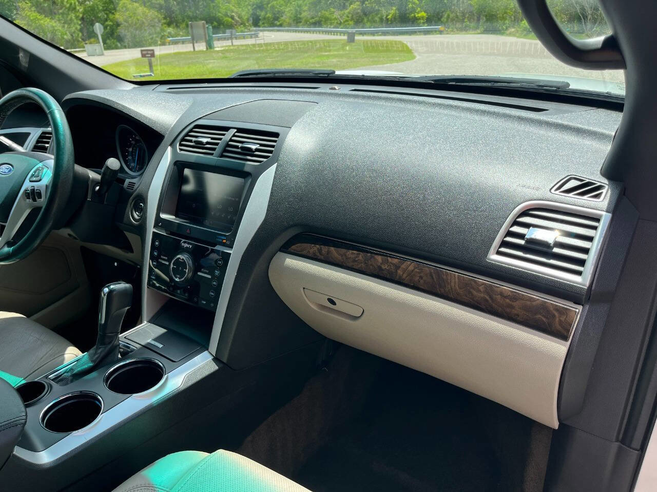 Used 2013 Ford Explorer Limited image 28