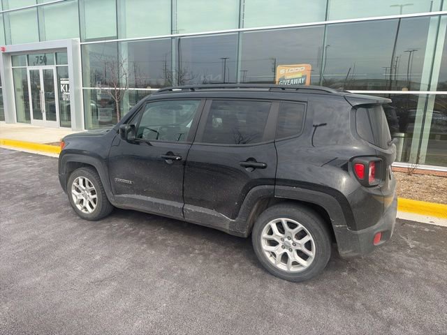 Used 2018 Jeep Renegade Latitude image 18
