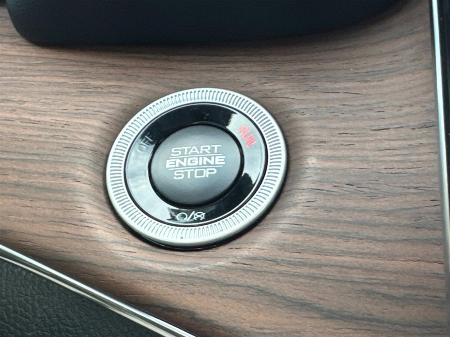 New 2025 Jeep Grand Cherokee Summit image 30