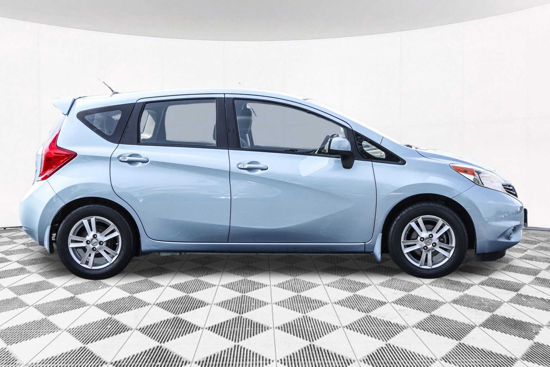 Used 2014 Nissan Versa Note SV w/ Sport Value Package image 11