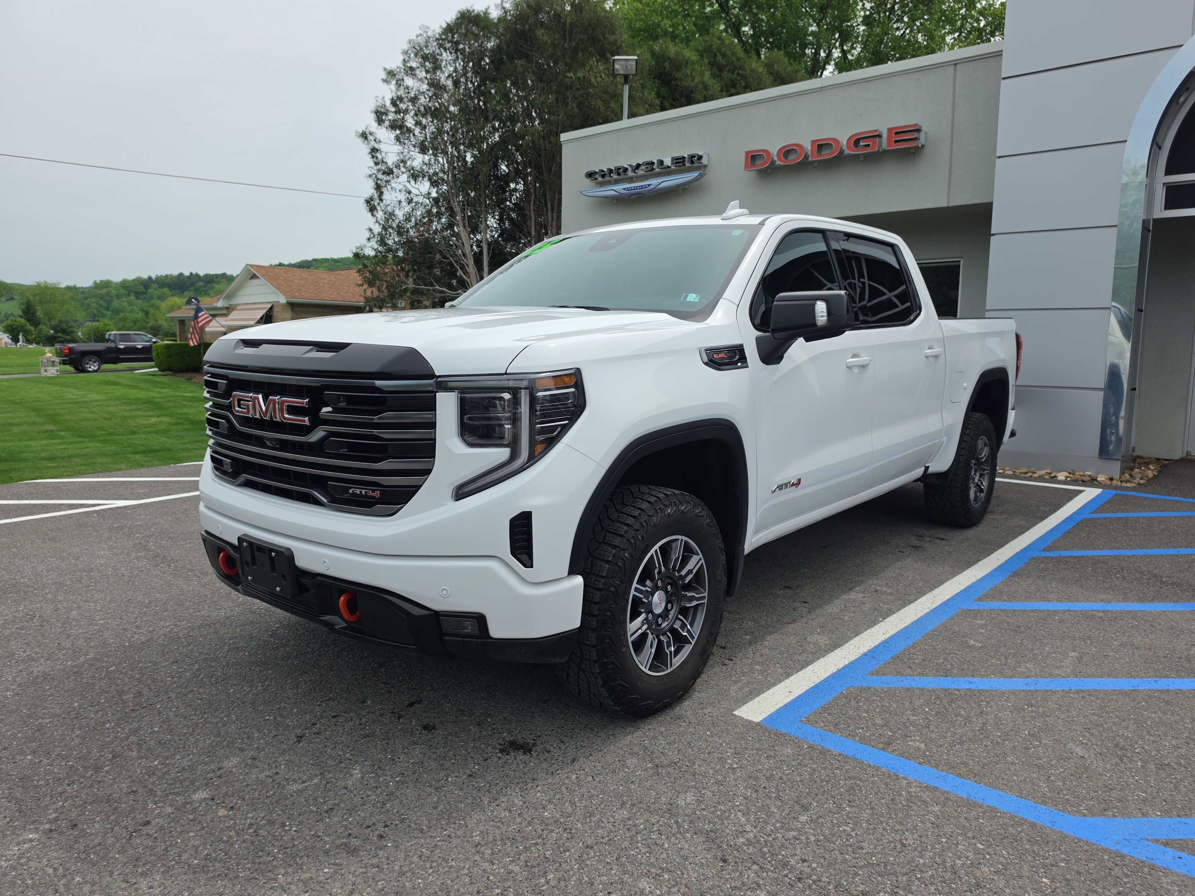 Used 2025 GMC Sierra 1500 AT4 AWD/4WD image 8
