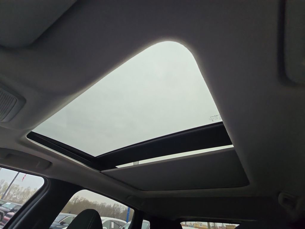 Used 2025 Nissan Kicks SV w/ SV Premium Package image 26