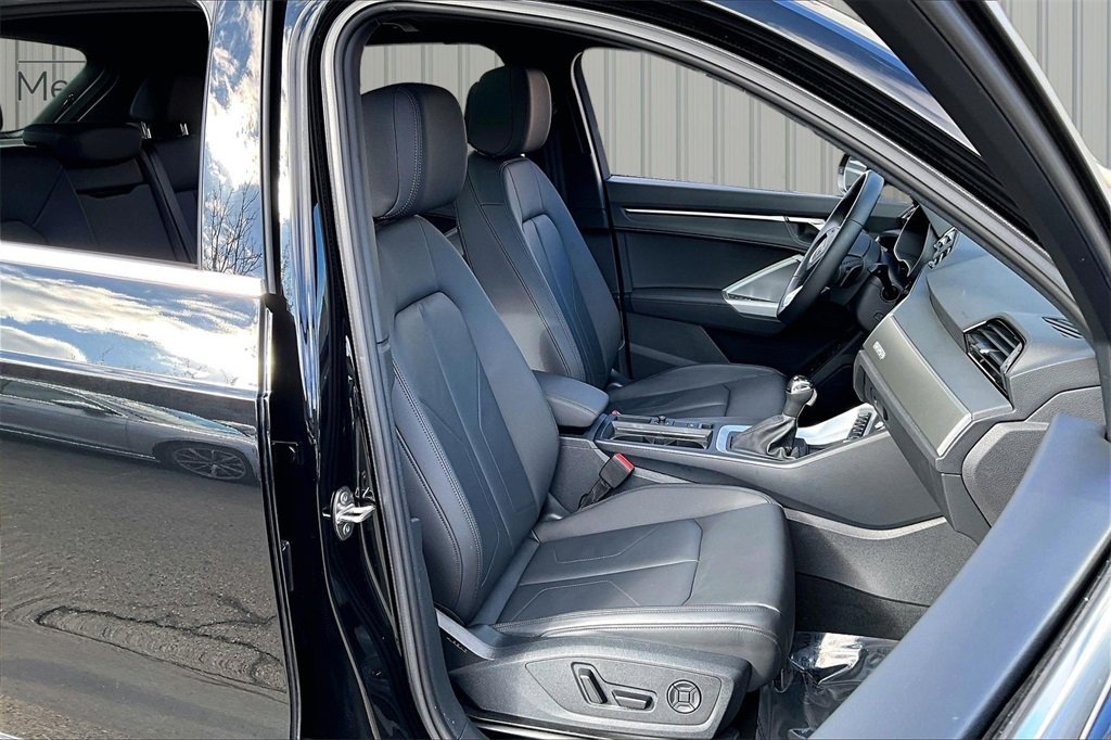 Used 2025 Audi Q3 2.0T Premium Plus w/ Premium Plus Package image 29