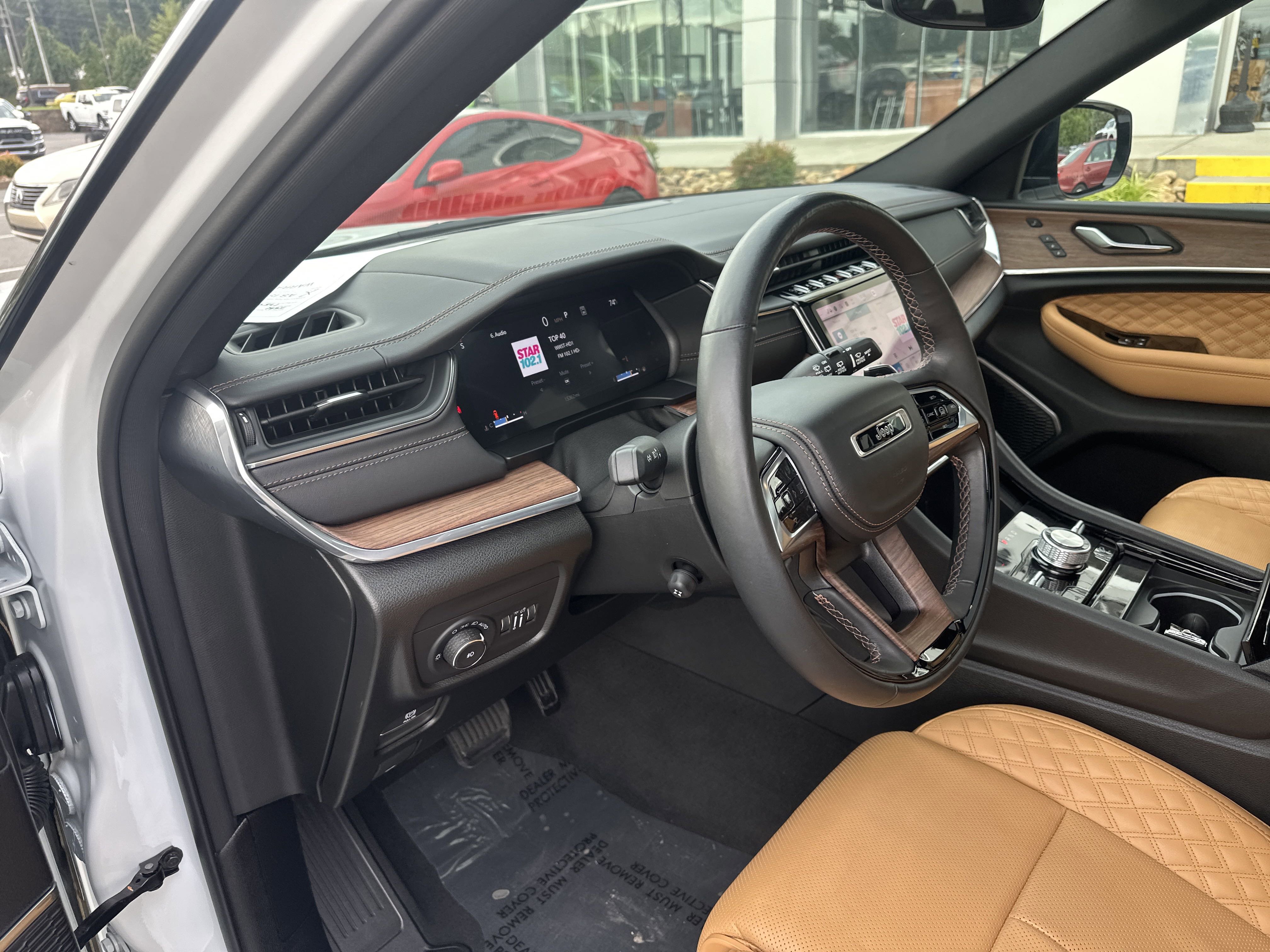 Used 2024 Jeep Grand Cherokee Summit image 15