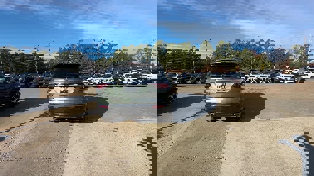 Used 2023 Buick Enclave Essence image 5