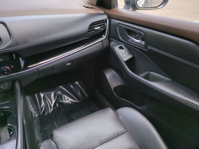Used 2023 Nissan Rogue SL AWD/4WD image 17