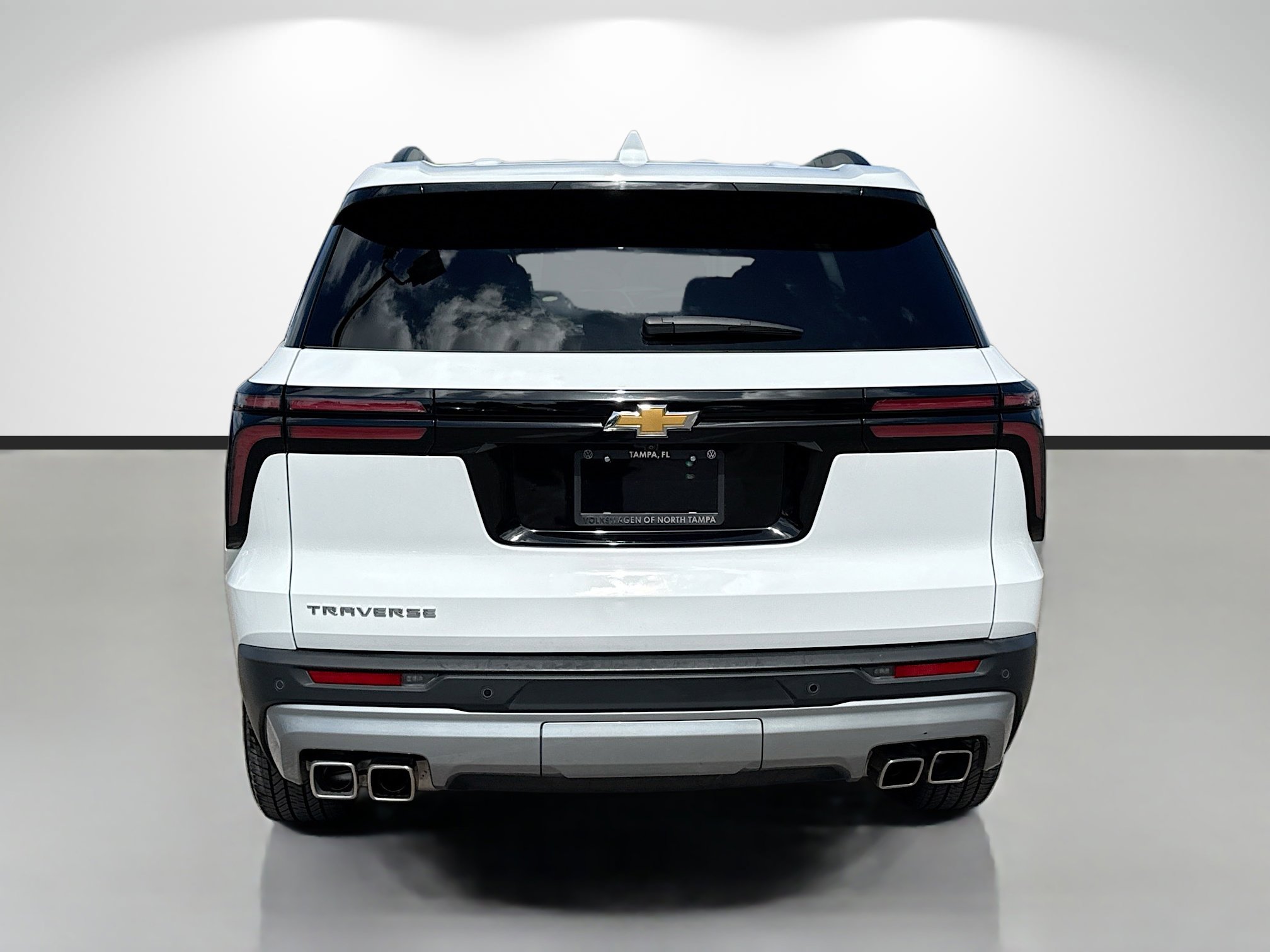 Used 2025 Chevrolet Traverse LT image 4