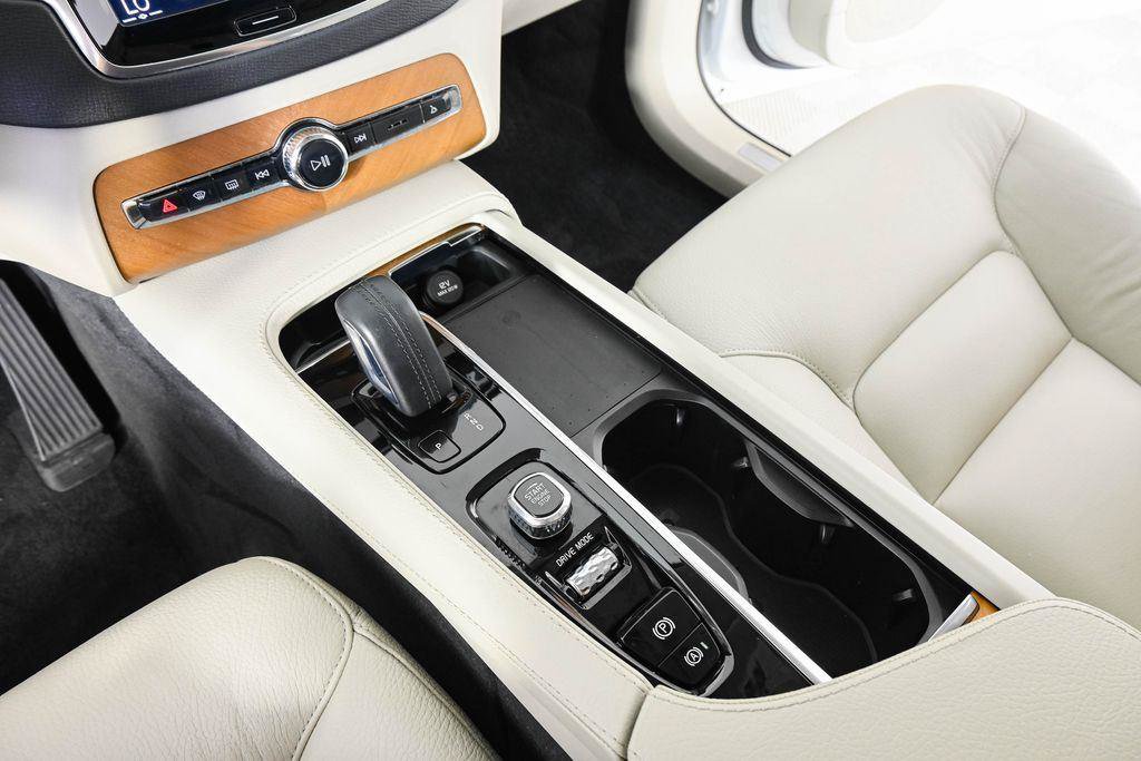 Used 2021 Volvo XC90 T8 Inscription Expression w/ Advanced Package AWD/4WD image 17