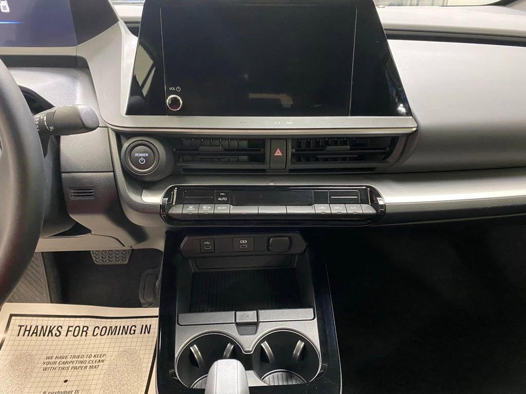 Used 2025 Toyota Prius LE image 36