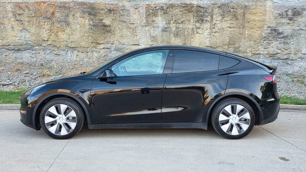Used 2021 Tesla Model Y Long Range AWD/4WD image 2